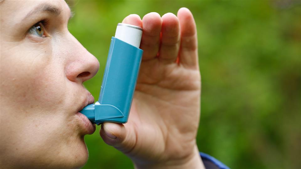 asthma inhaler photo