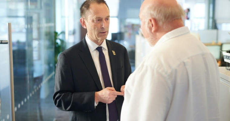 Lawyer Michael Barasch talking to a 9/11 survivor